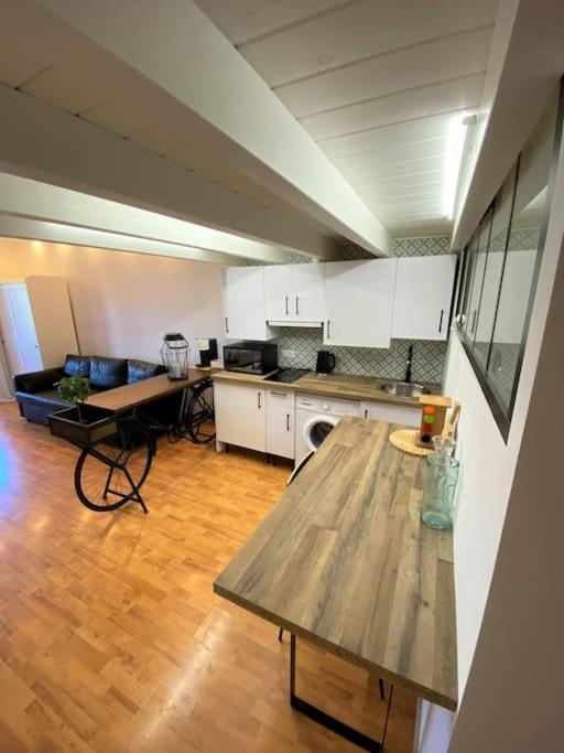 贝纳尔马德纳Klimatyczny Loft I Egzotyczny Basen公寓 外观 照片